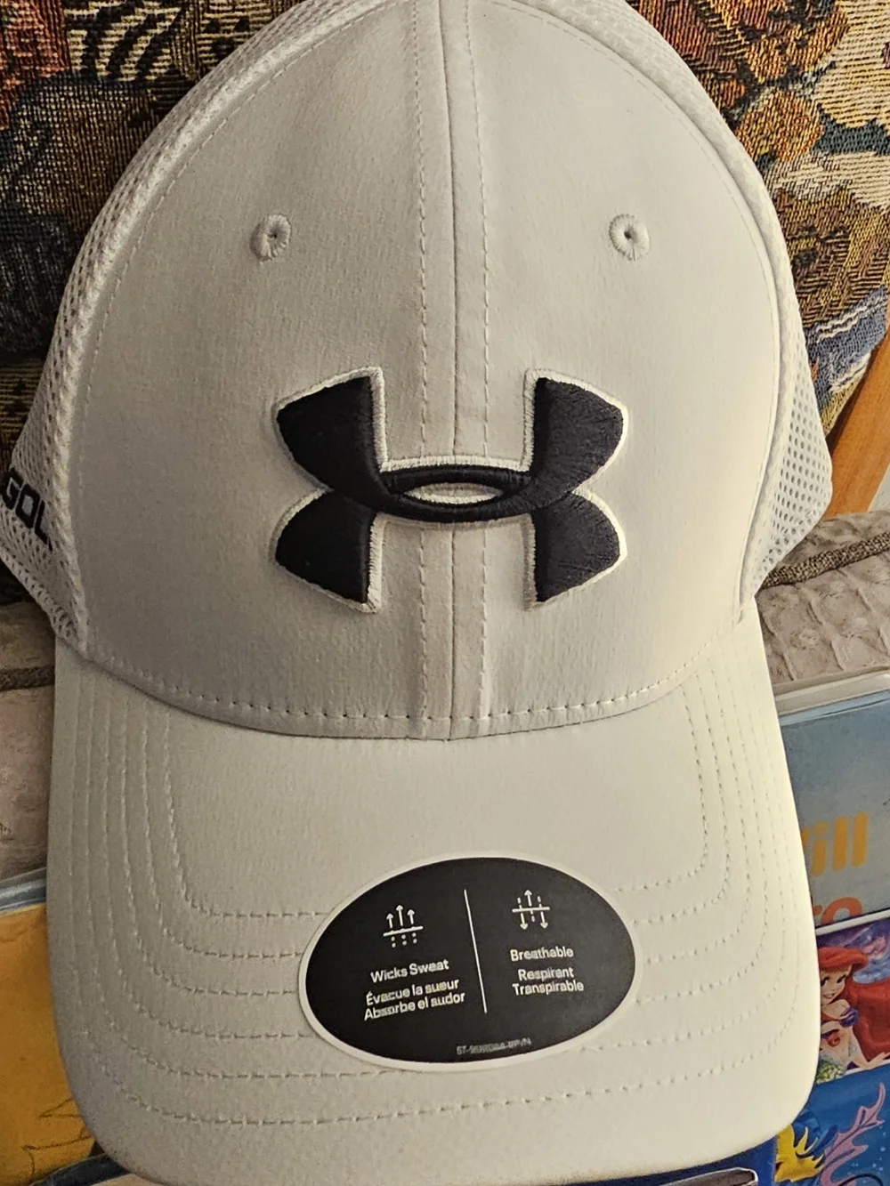 Under Armour White Hat with Black Logo - Men's Golf/Performance Cap